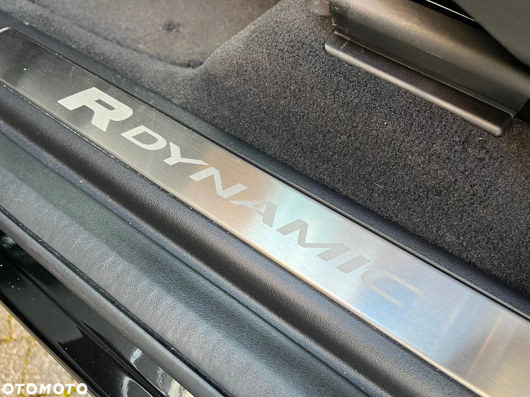Land Rover Discovery Sport 2.0 D180 R-Dynamic HSE - 19