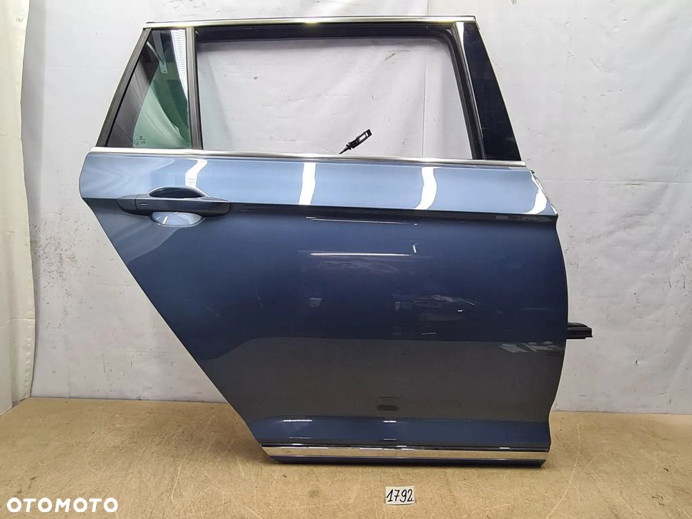 VW PASSAT B8 KOMBI 14-19 DRZWI PRAWE TYLNE PRAWY TYŁ KOMPLETNE - 1