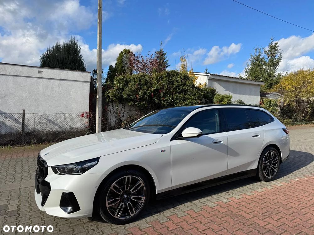 BMW Seria 5 520d xDrive Touring - 10