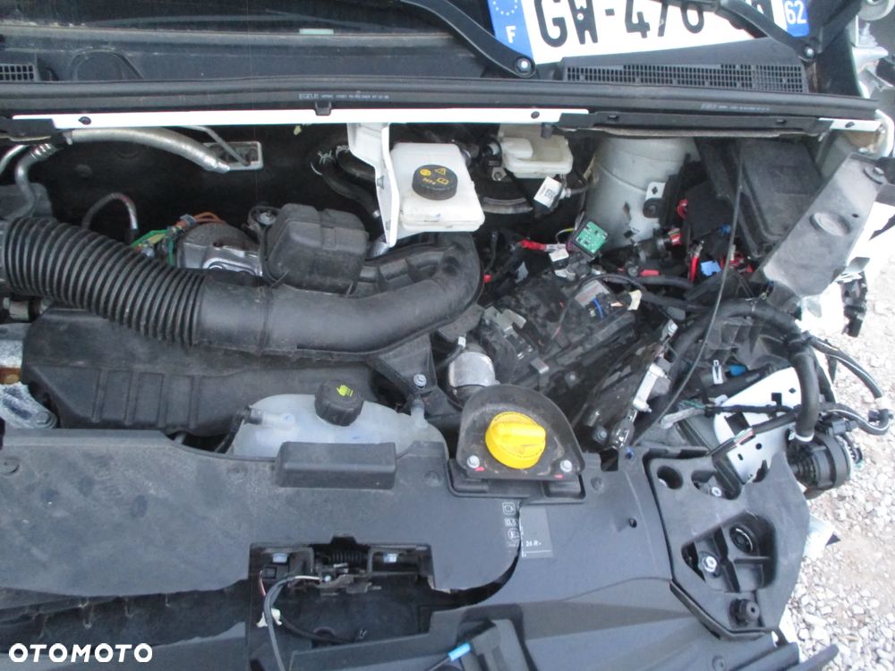 Renault Trafic 2.0 dCi - 19