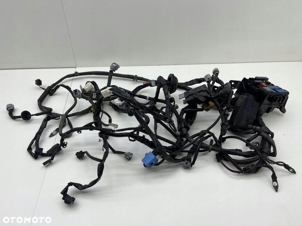 SUZUKI SWIFT SPORT MK8 SKRZYNKA BEZPIECZNIKÓW INSTALACJA KOMPLET