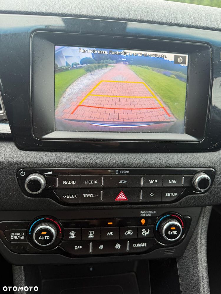Kia Niro 1.6 GDI Hybrid M - 18