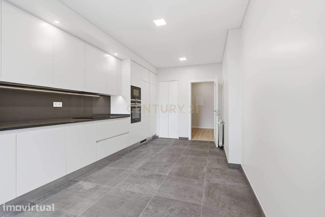 Apartamento T3, novo, com vista de mar, localizado em Santa Cruz. - Grande imagem: 4/49