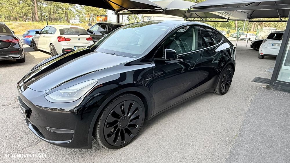 Tesla Model Y Performance Dual Motor AWD - 4