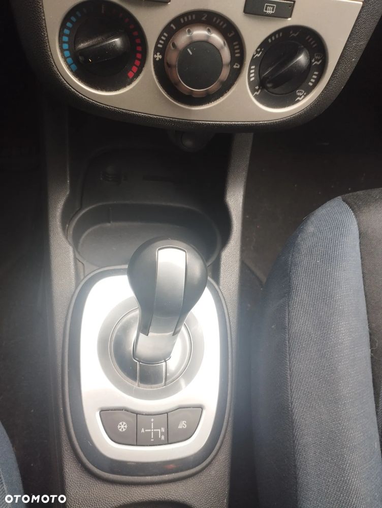 Opel Corsa 1.2 16V Cosmo EasyTronic - 8