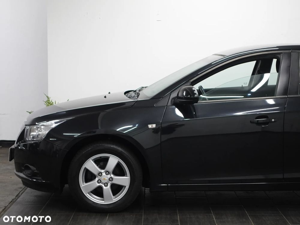 Chevrolet Cruze 1.8 LT - 16