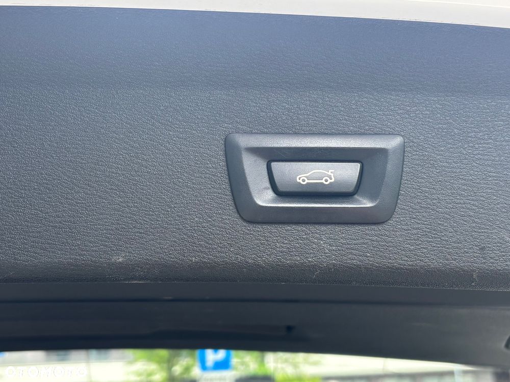 BMW X1 xDrive18d Advantage - 8