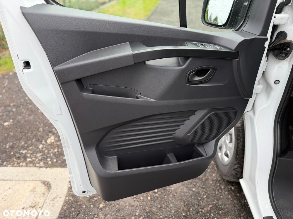 Renault Trafic - 13