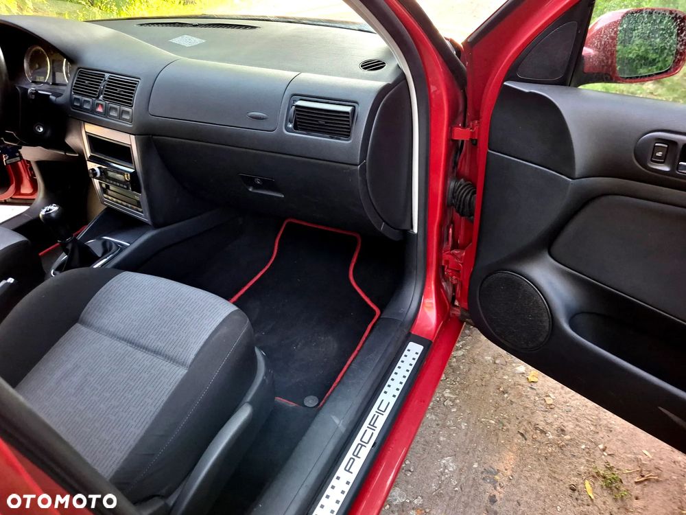 Volkswagen Golf 1.9 TDI 4Mot Highline - 5