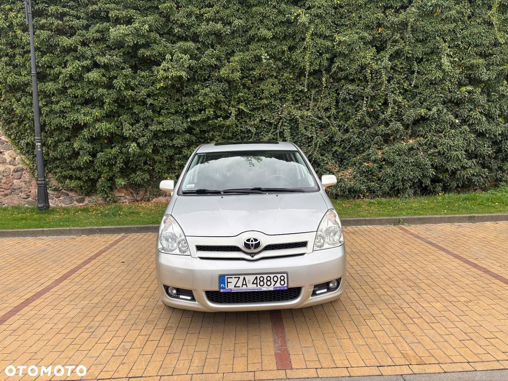 Toyota Corolla Verso - 3