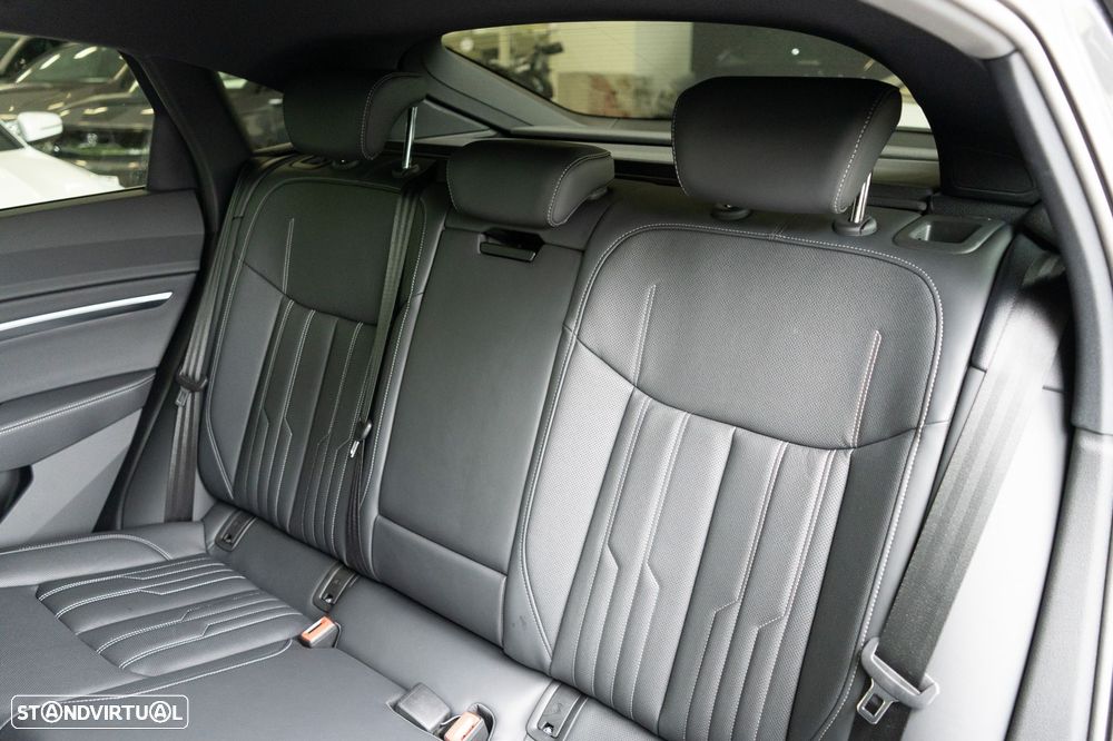 Audi Q8 e-Tron Sportback 55 quattro S line - 11