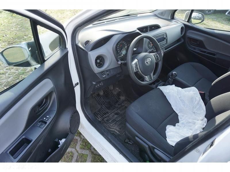 Toyota Yaris - 11