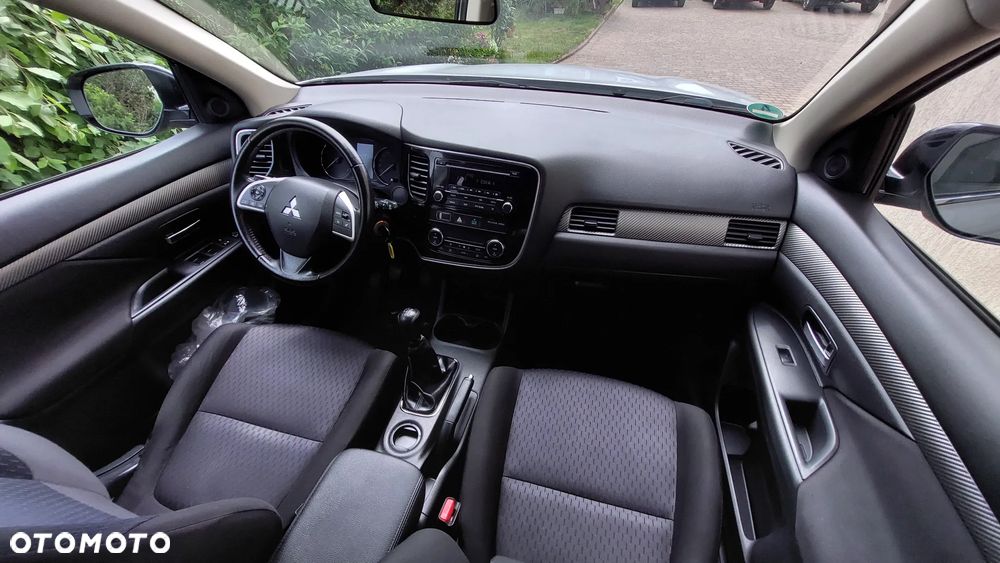 Mitsubishi Outlander 2.0 2WD Invite - 12