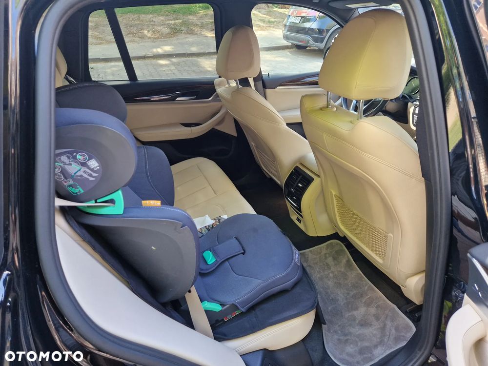 BMW X3 xDrive30i GPF Luxury Line - 9