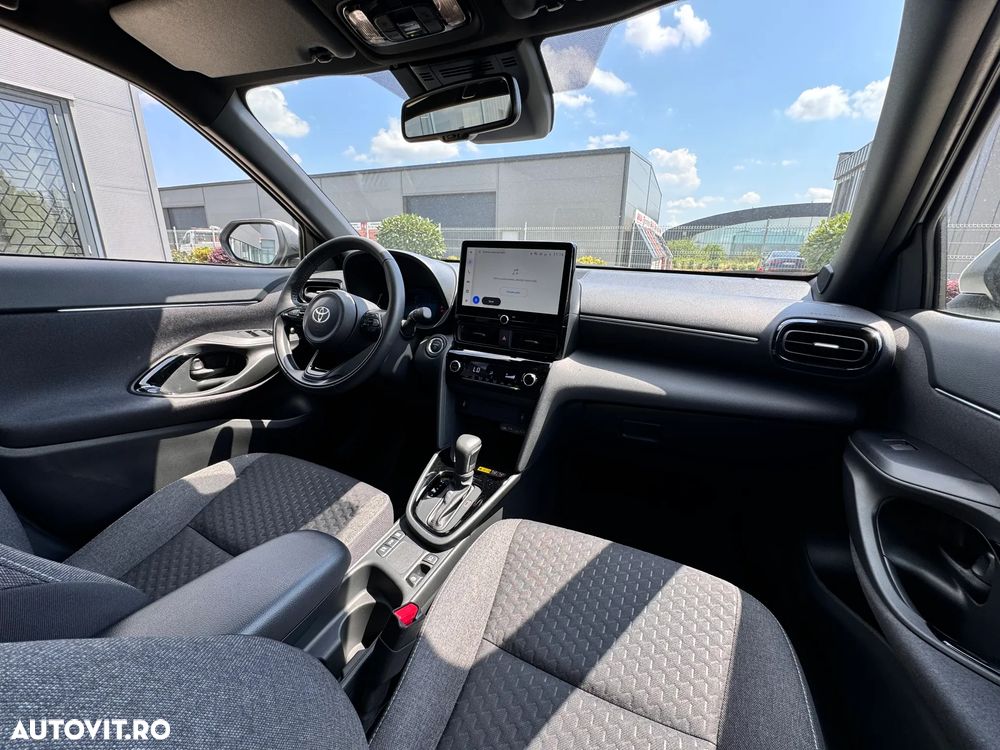 Toyota Yaris 1.5 VVT-i HSD Dynamic Bi-tone - 25