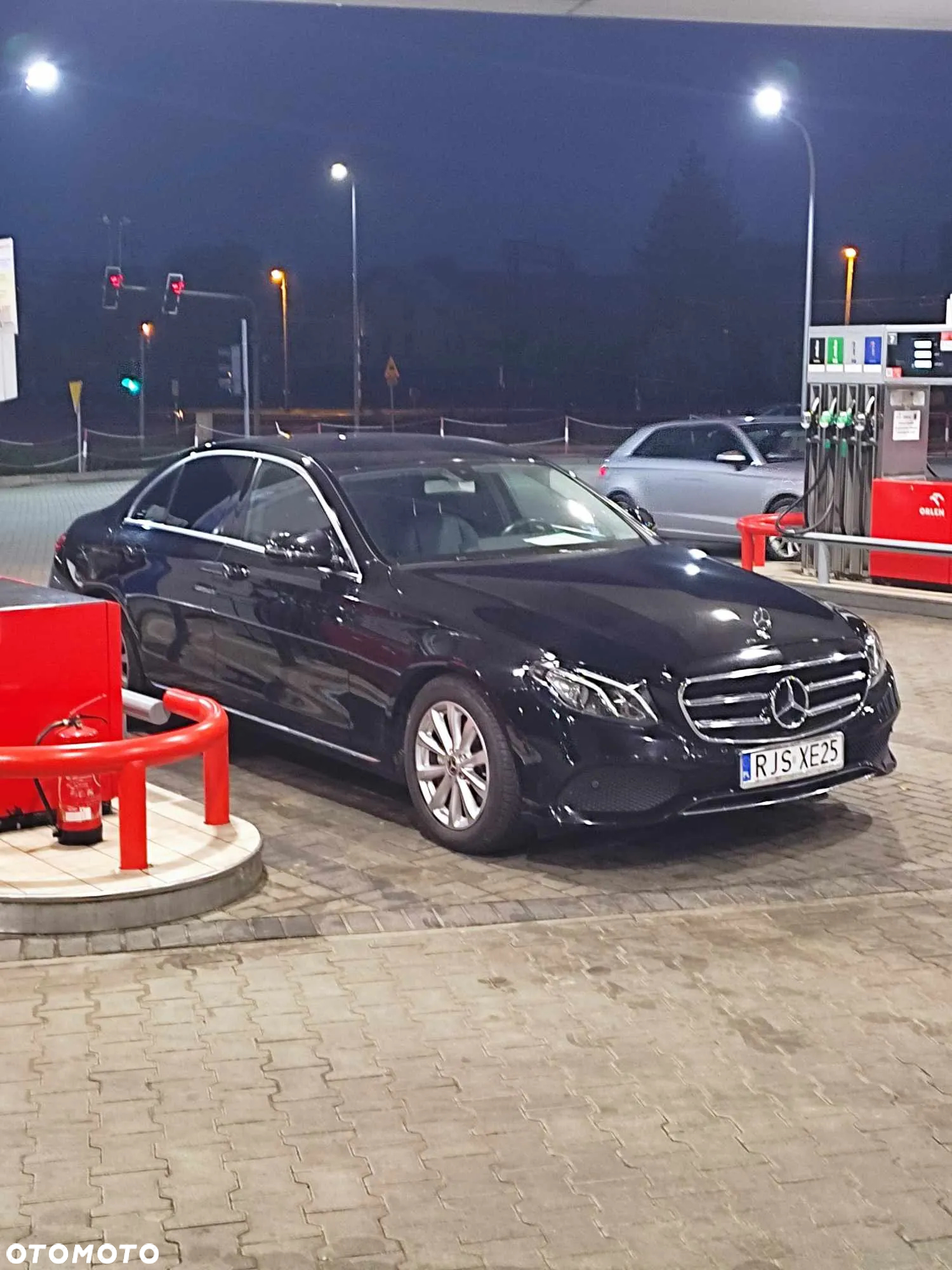 Mercedes-Benz Klasa E 200 d 9G-TRONIC - 9