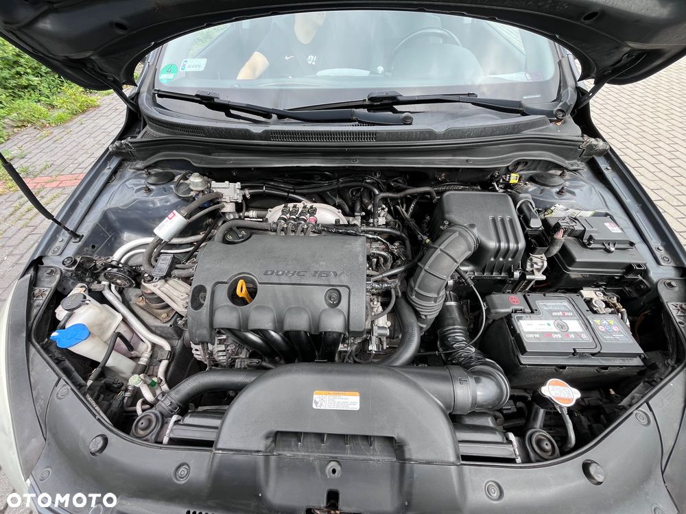 Kia Ceed 1.6 L - 14