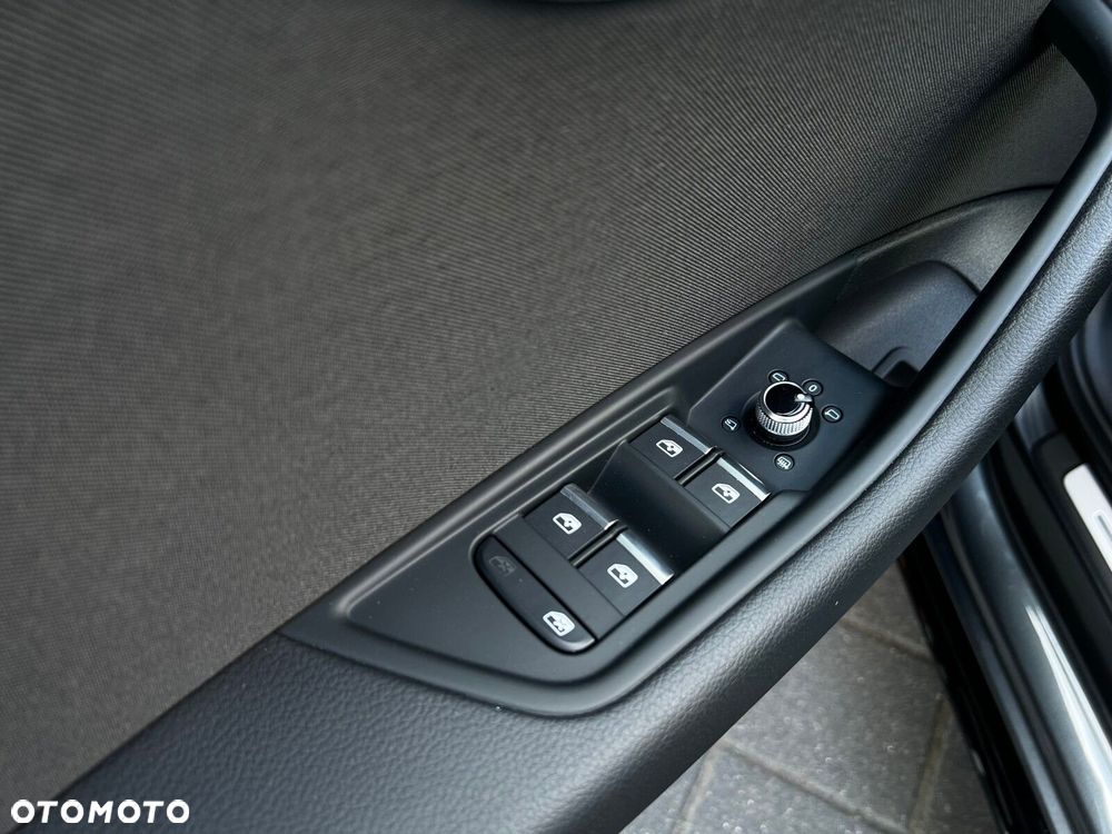 Audi A4 Avant 35 TFSI mHEV S Line S tronic - 16