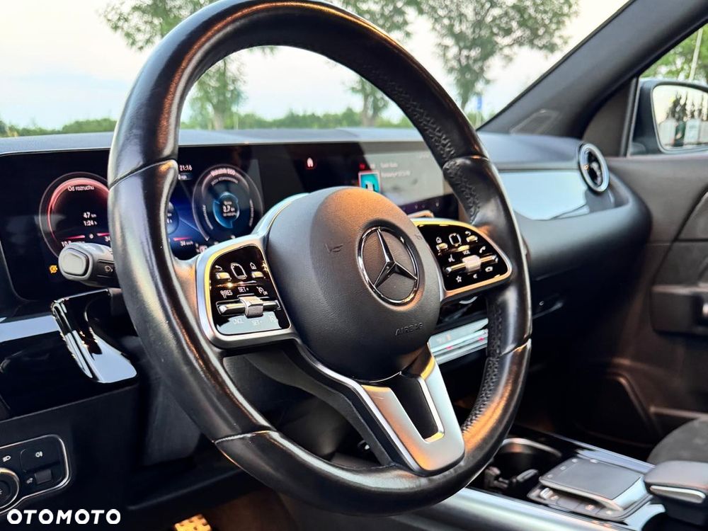 Mercedes-Benz GLA 250 8G-DCT AMG Line - 14