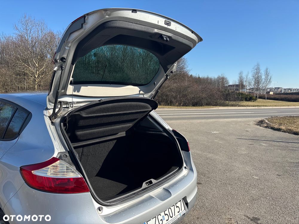 Renault Megane 1.9 dCi FAP Dynamique - 17
