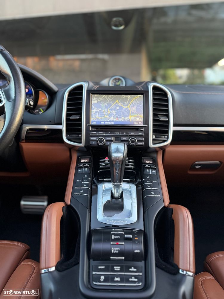 Porsche Cayenne S Hybrid Tiptronic S - 36