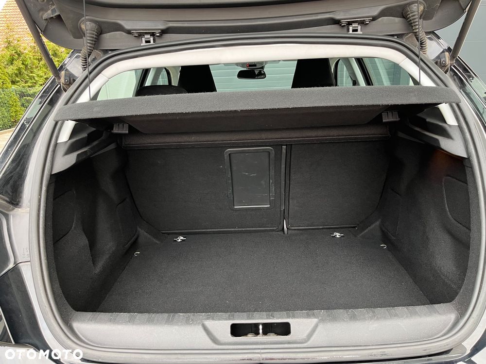 Peugeot 308 1.6 e-HDi Allure S&S - 15