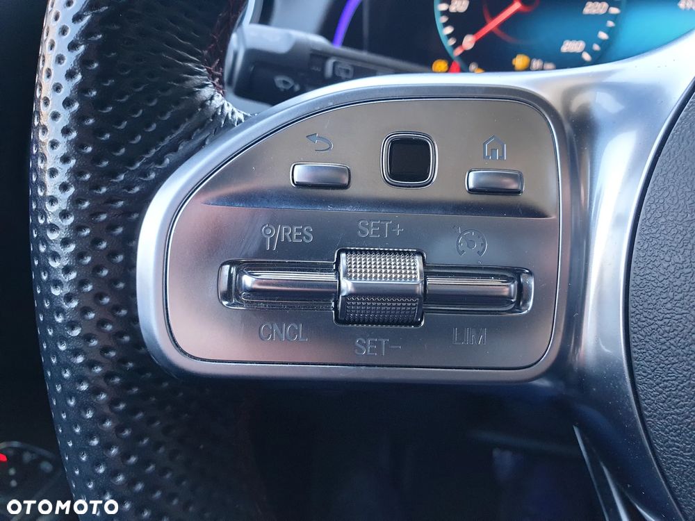 Mercedes-Benz GLB 200 d AMG Line 8G-DCT - 29