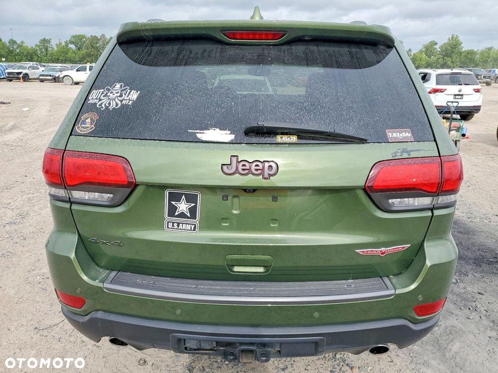 Jeep Grand Cherokee - 9