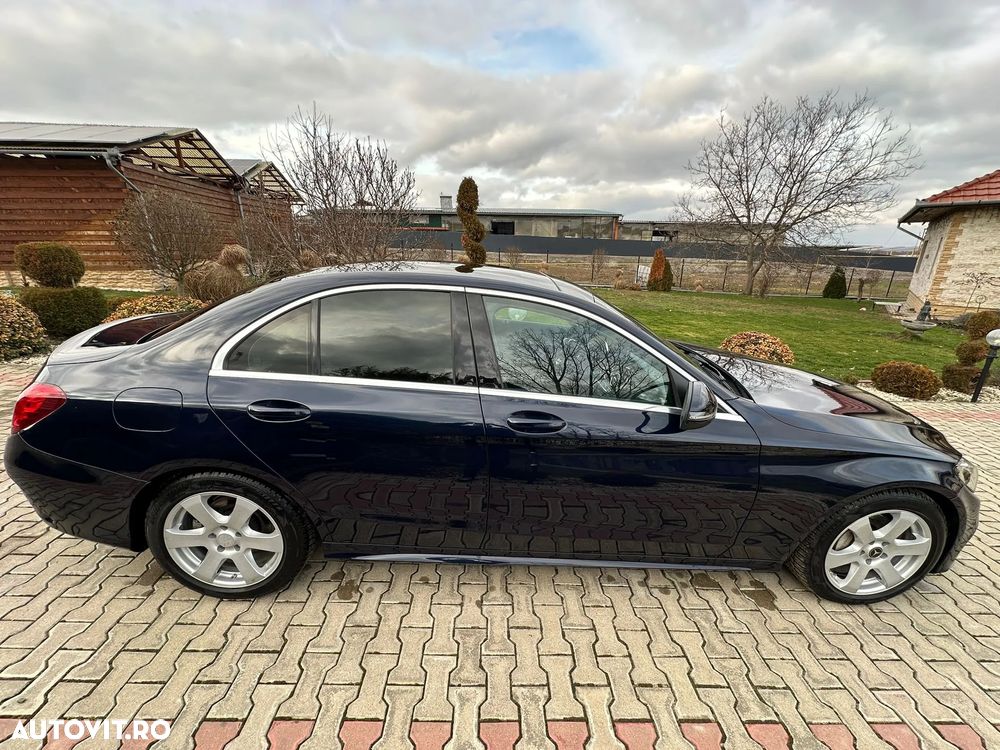 Mercedes-Benz C - 32