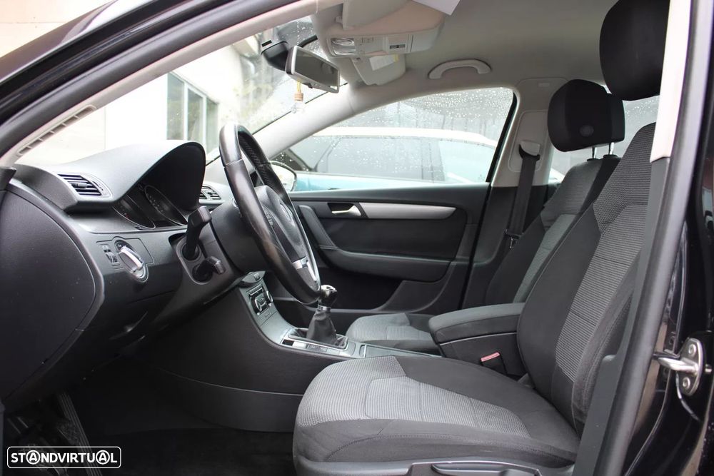 VW Passat 1.6 TDI Confortline - 15