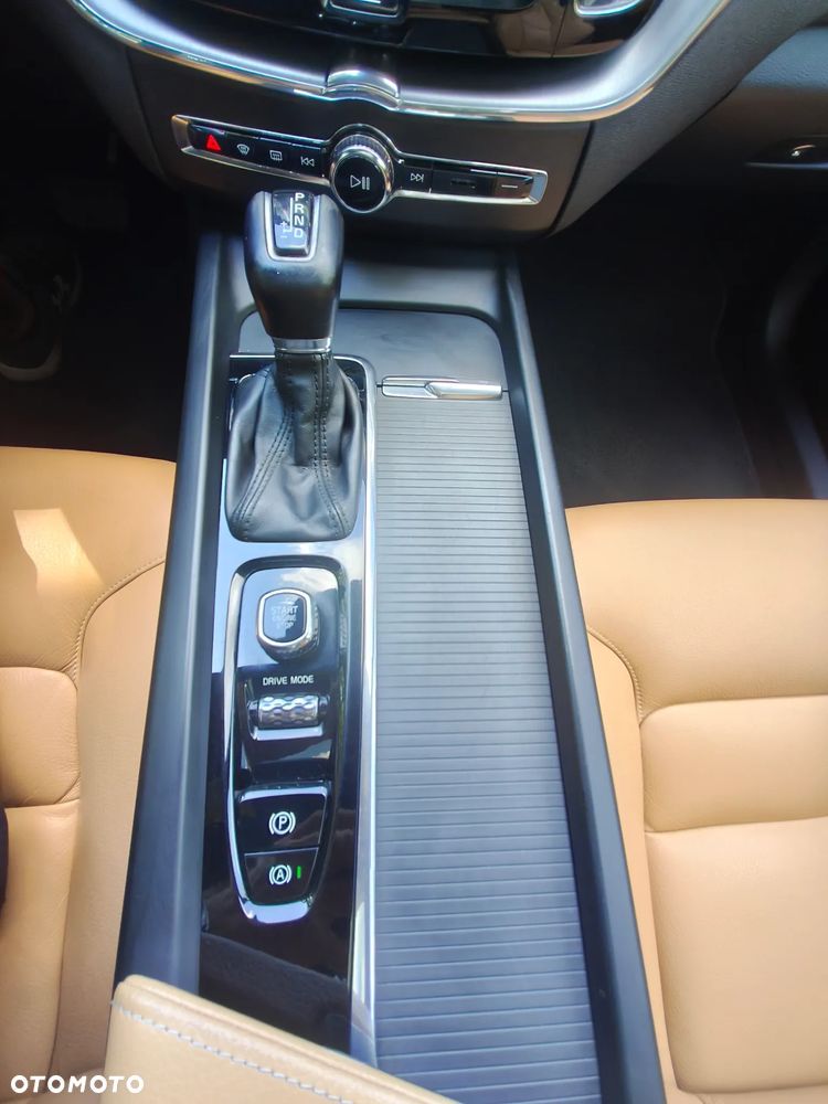 Volvo XC 60 T6 AWD Momentum - 30