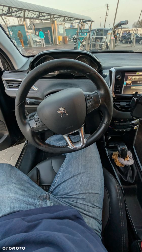 Peugeot 2008 1.6 BlueHDi Allure - 10