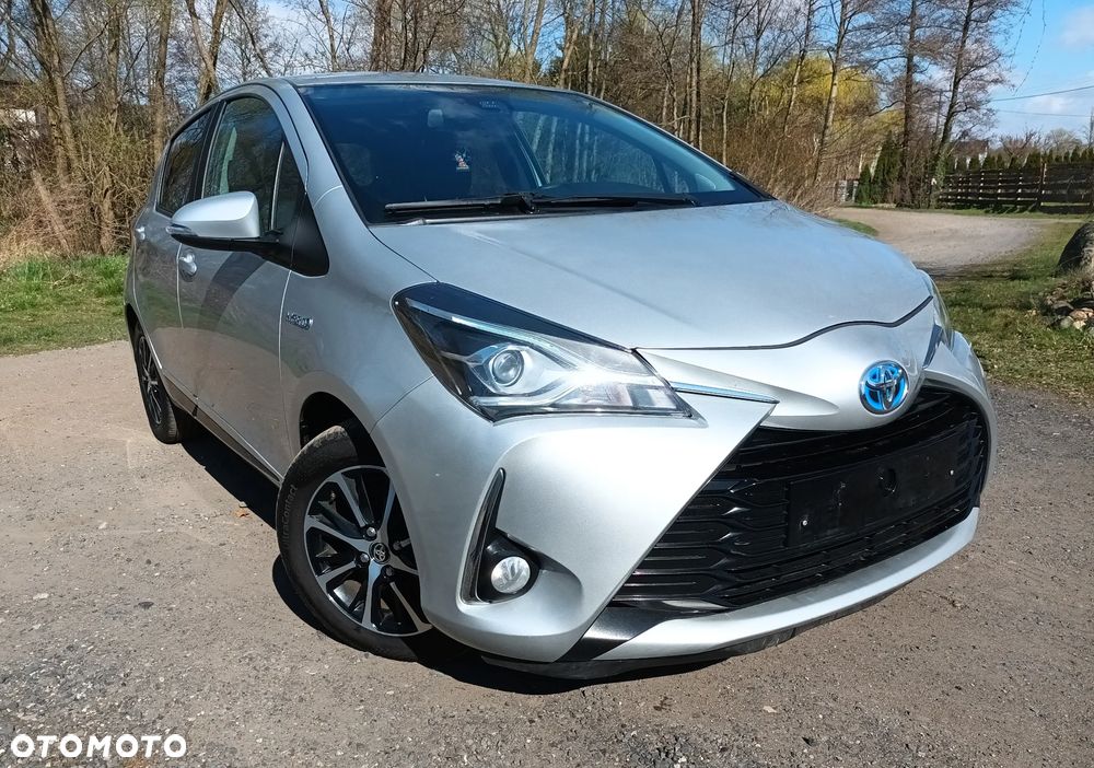 Toyota Yaris Hybrid 100 Active - 4