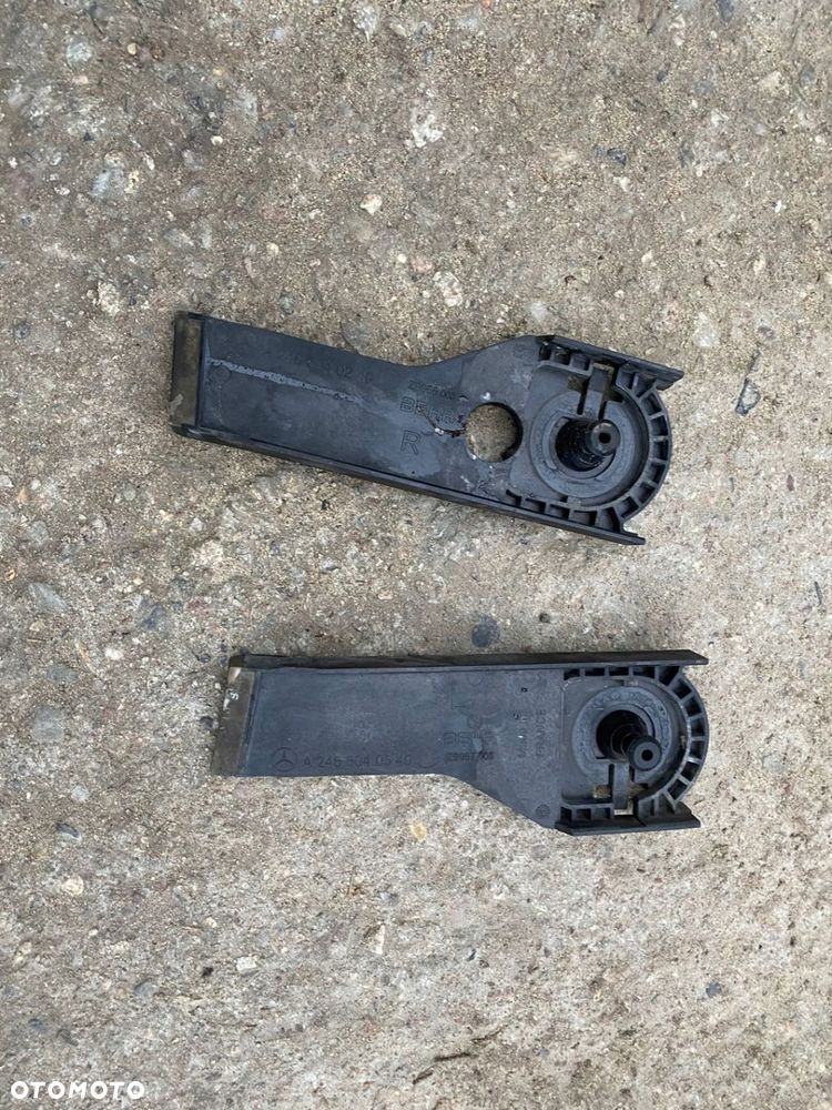 MERCEDES 246 176 gla cla 117 mocowanie chlodnicy A 2466040340 A 2466040240 - 2