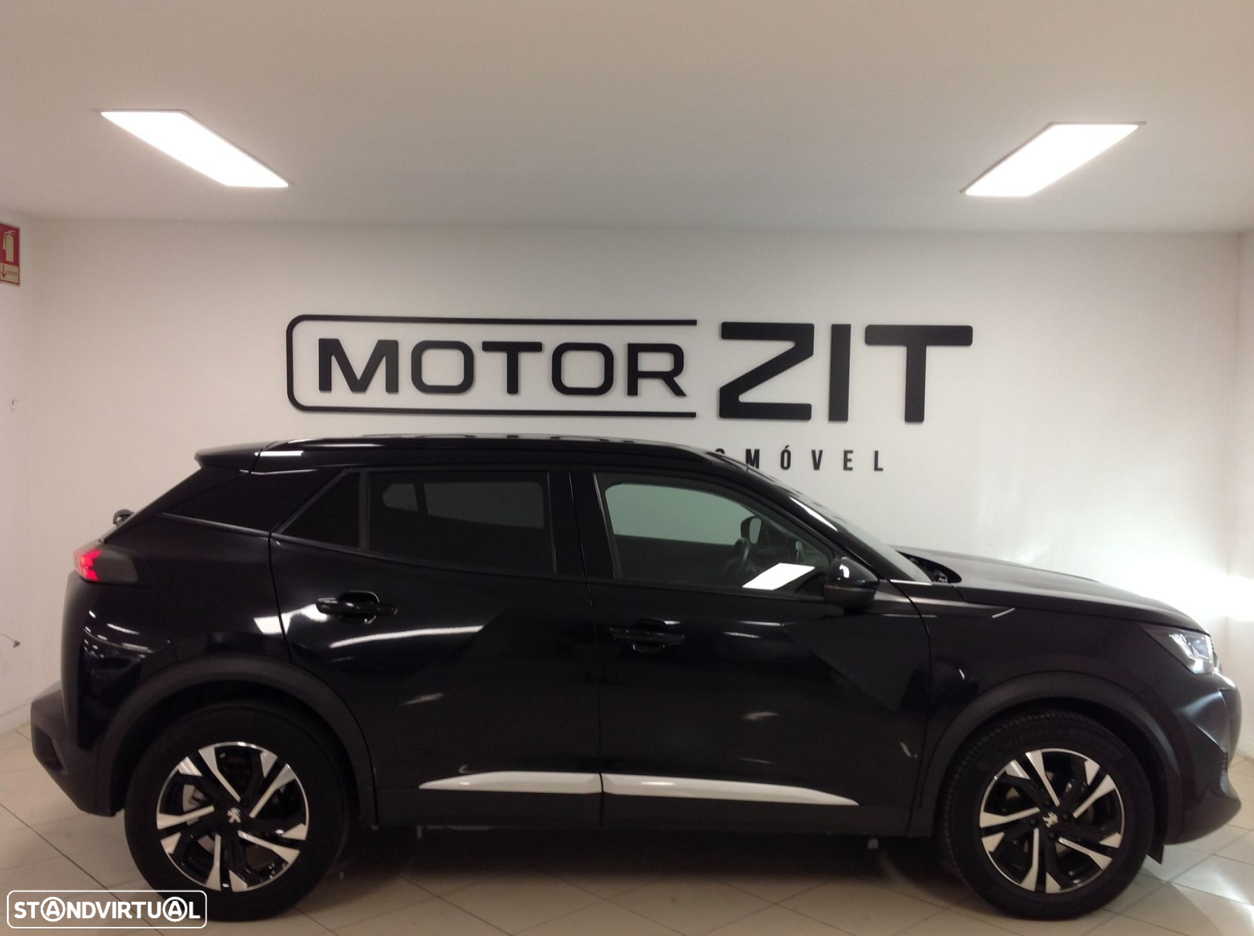 Peugeot 2008 1.2 PureTech Allure - 5