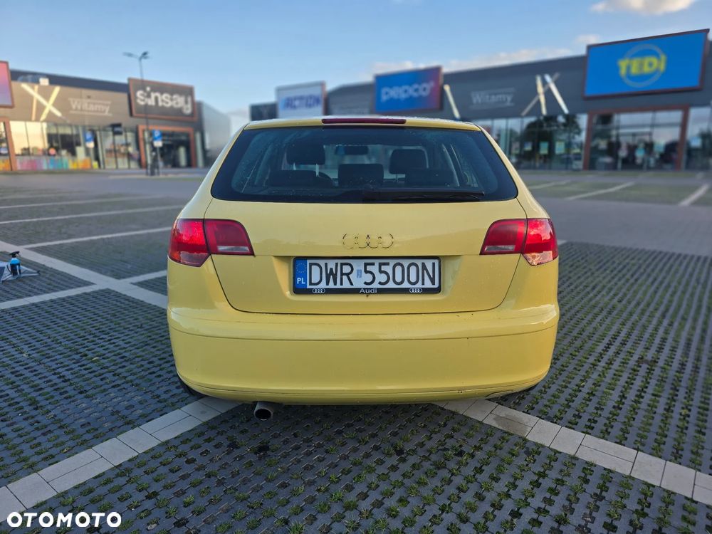 Audi A3 Sportback 1.6 FSI Ambiente - 10