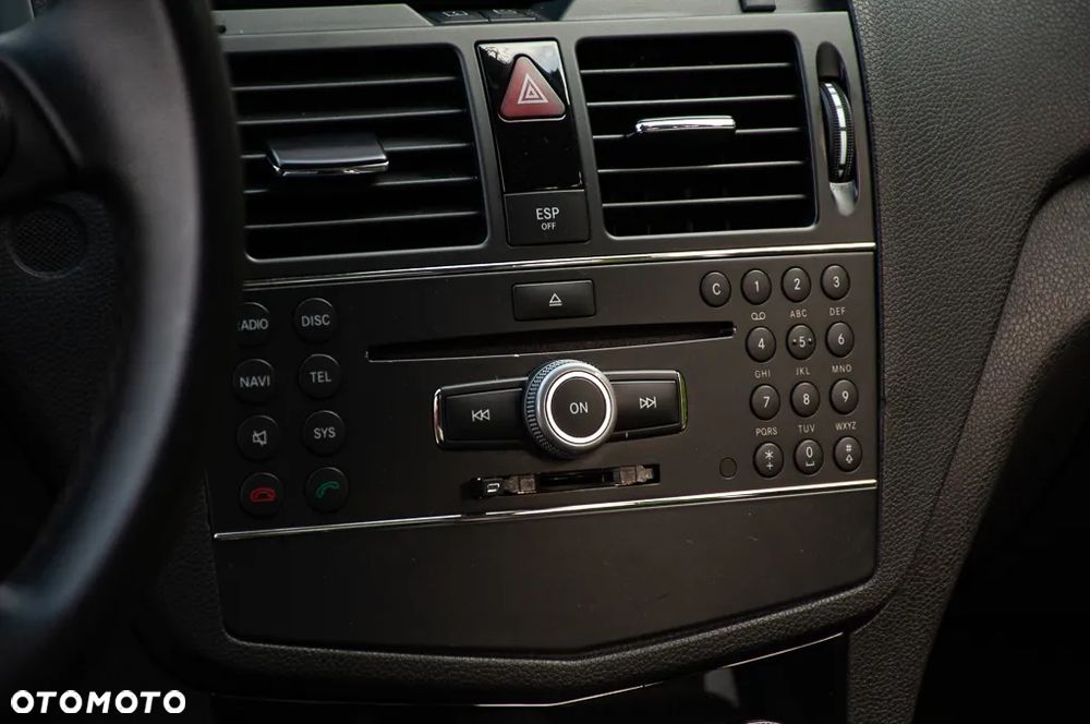 Mercedes-Benz Klasa C 200 Kompressor Classic - 31