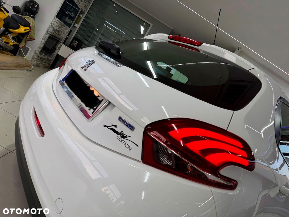 Peugeot 208 - 20
