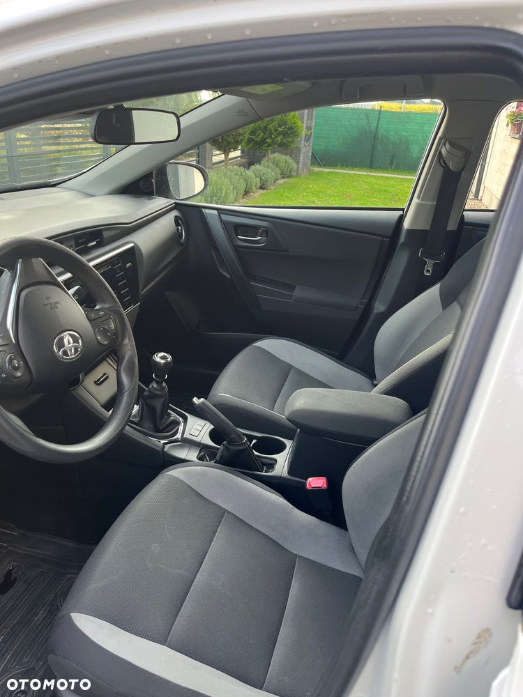 Toyota Auris - 8