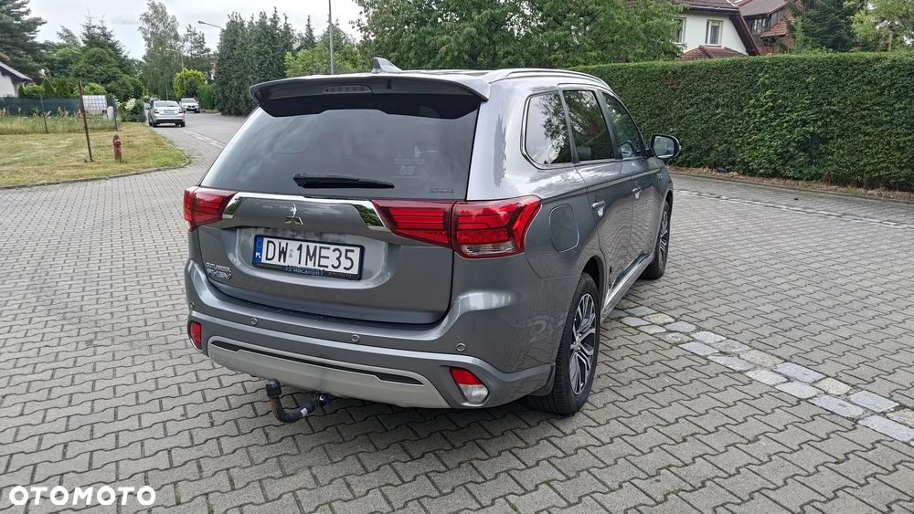 Mitsubishi Outlander Intense + - 8