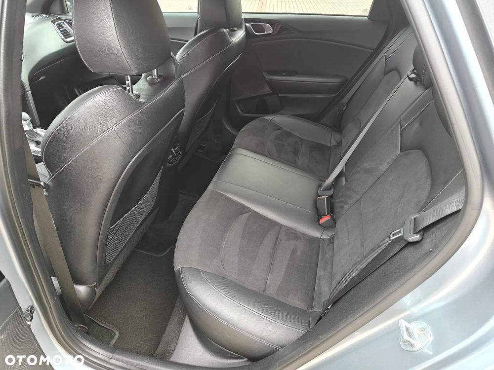 Kia Ceed 1.6 CRDi mHEV GT-Line DCT - 11