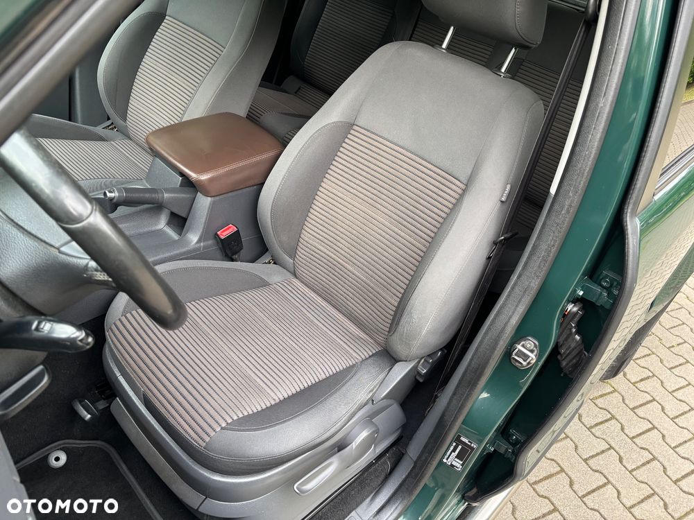Volkswagen Amarok - 11