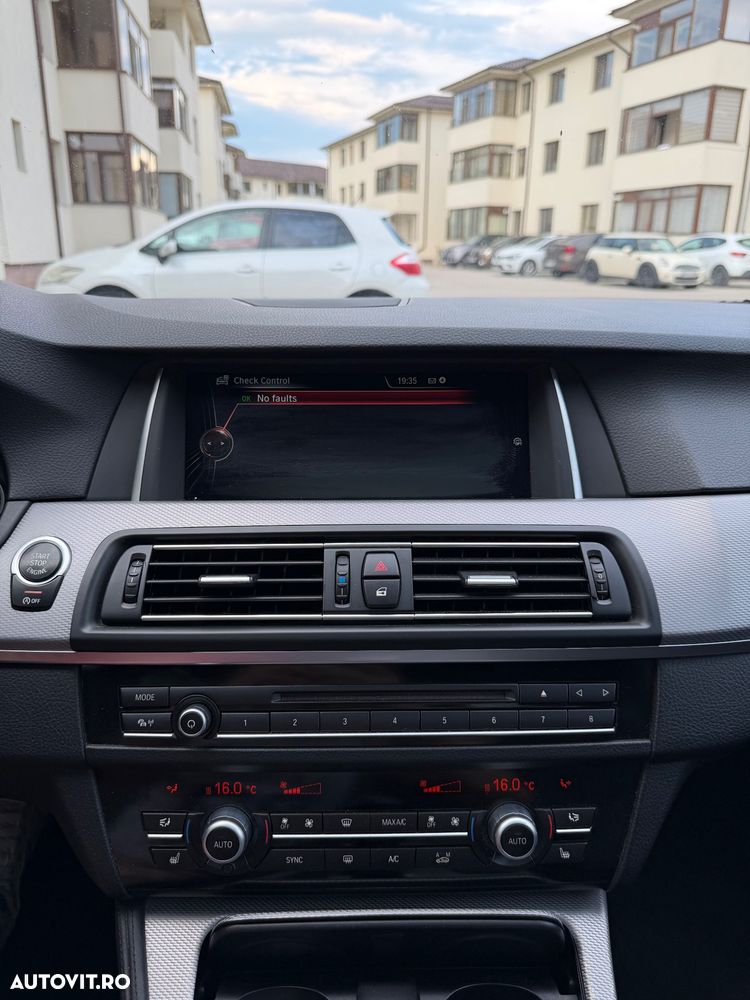 BMW Seria 5 530d xDrive Sport-Aut. - 29