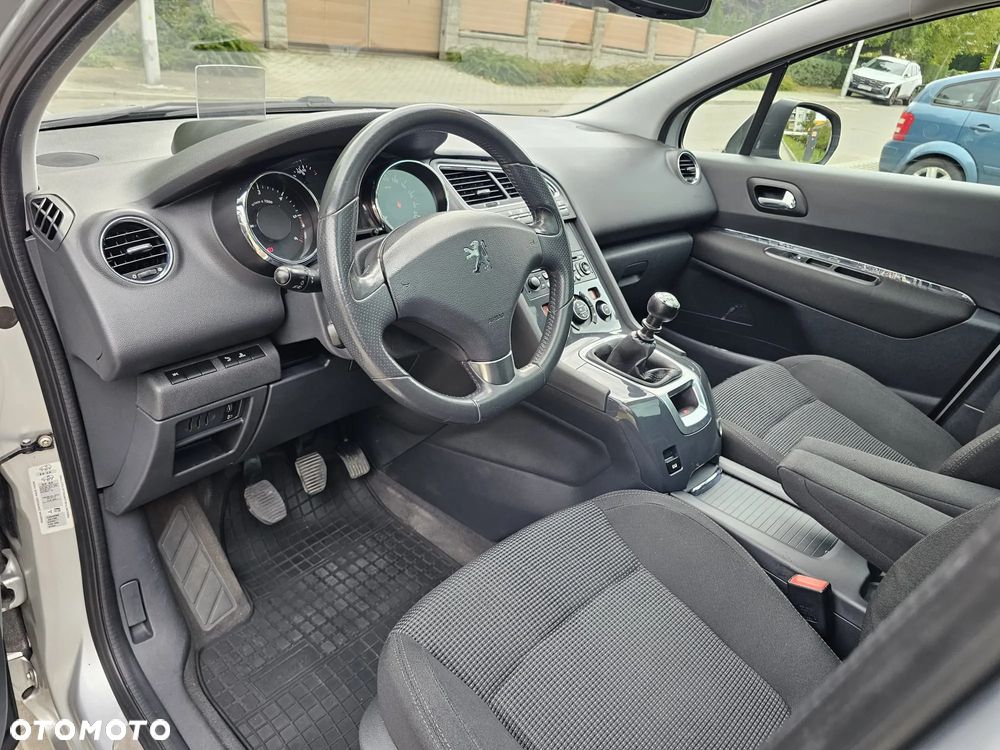 Peugeot 5008 - 17