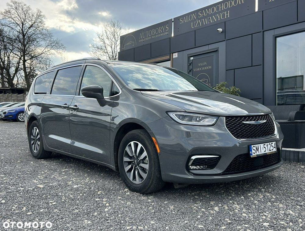 Chrysler Pacifica - 2