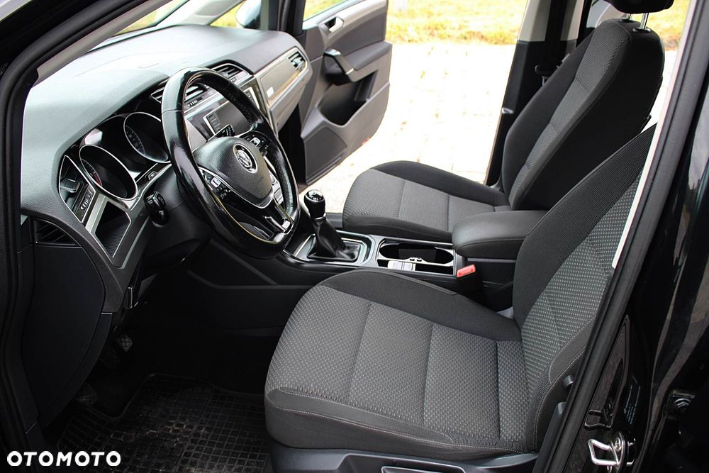 Volkswagen Touran 2.0 TDI SCR Highline - 15