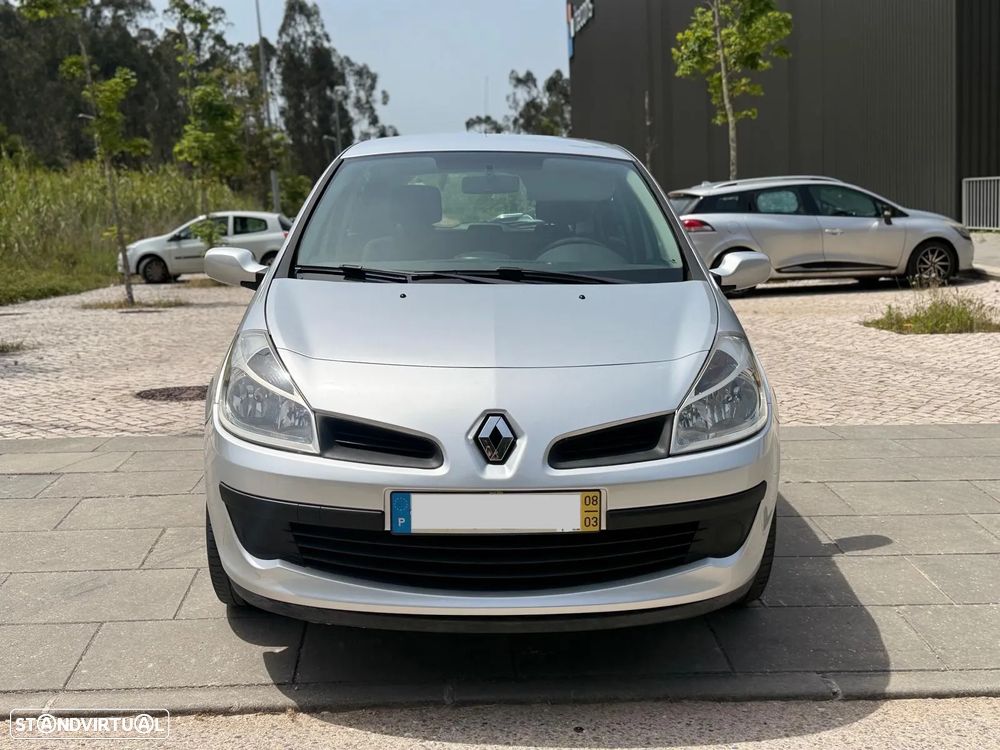 Renault Clio 1.2 16V Confort - 2