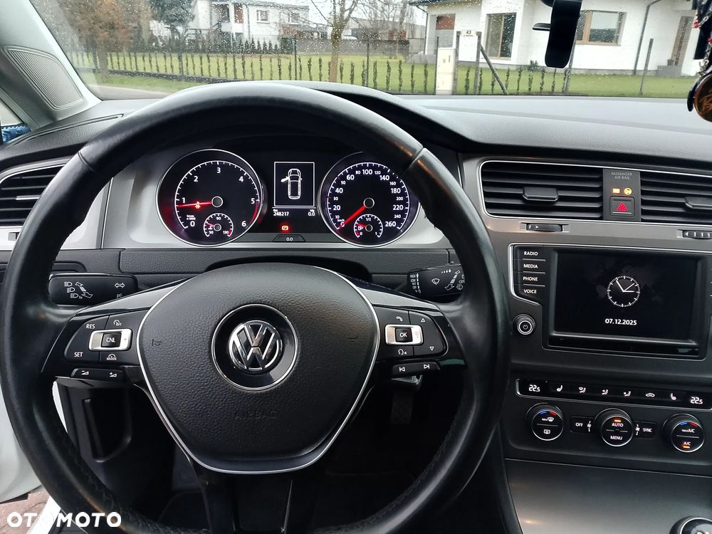 Volkswagen Golf 1.6 TDI BlueMotion Comfortline - 14