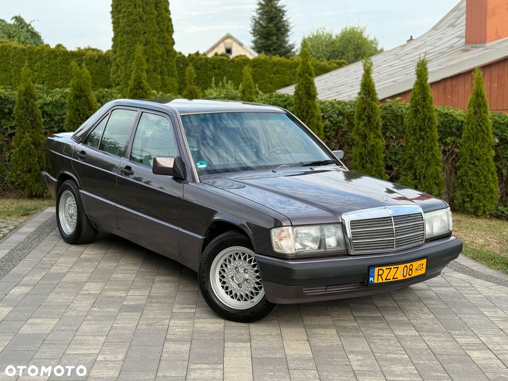 Mercedes-Benz W201 (190) - 2