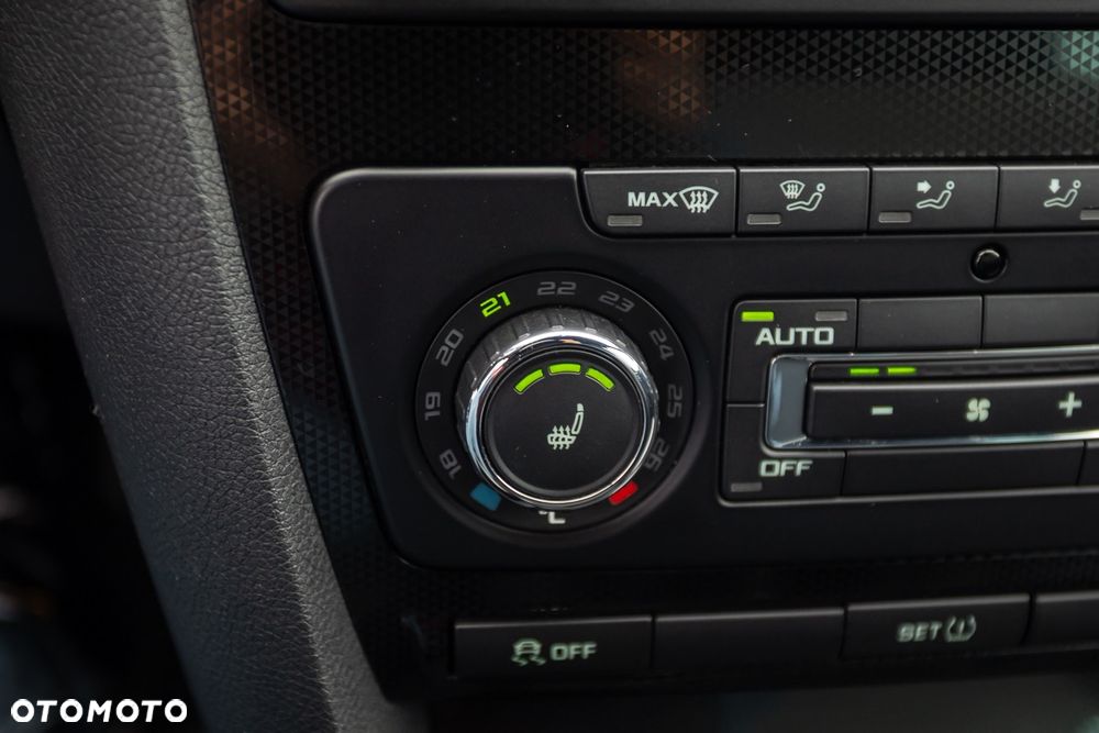 Skoda Octavia 2.0 TDI CR DPF RS - 27